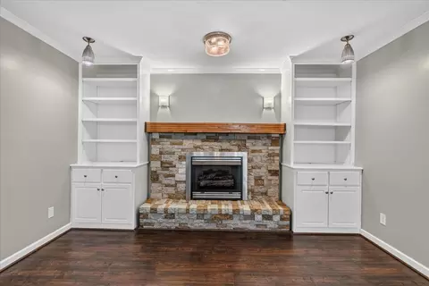 Living - 9225 Evening Shadow Dr, Chattanooga, TN 37421 photo 7 of 7