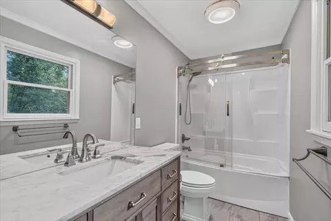 Bath - 9225 Evening Shadow Dr, Chattanooga, TN 37421 photo 3 of 3
