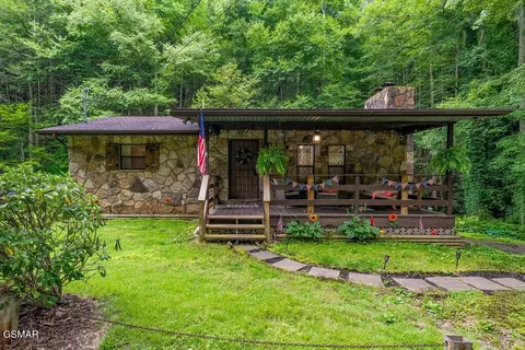 514 Butler Branch Rd, Gatlinburg, TN 37738