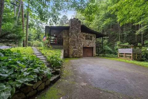 514 Butler Branch Rd, Gatlinburg, TN 37738