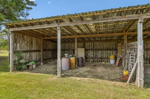 Exterior - 2362 Fall River Rd, Goodspring, TN 38460 photo 10 of 24