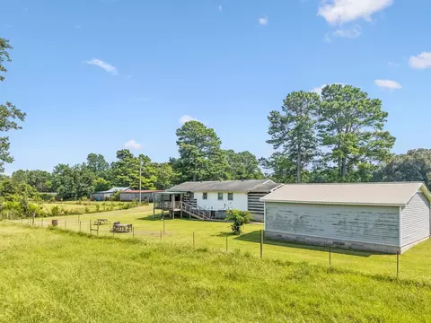 Exterior - 2362 Fall River Rd, Goodspring, TN 38460 photo 23 of 24