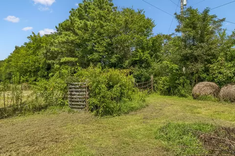 Exterior - 2362 Fall River Rd, Goodspring, TN 38460 photo 14 of 24