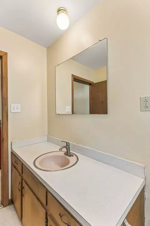 Bath - 2362 Fall River Rd, Goodspring, TN 38460 photo 4 of 4