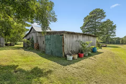 Exterior - 2362 Fall River Rd, Goodspring, TN 38460 photo 13 of 24
