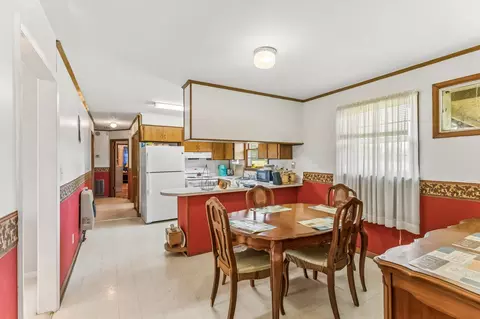 Dining - 2362 Fall River Rd, Goodspring, TN 38460 photo 3 of 3