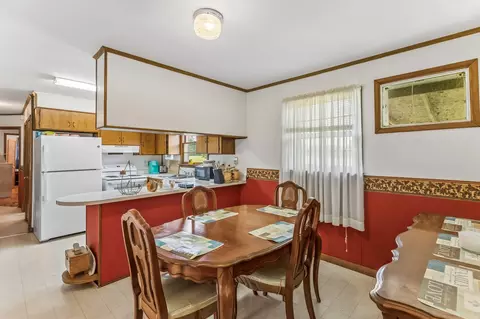Dining - 2362 Fall River Rd, Goodspring, TN 38460 photo 1 of 3