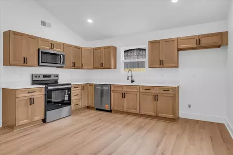 904 E Decherd St, Tullahoma, TN 37388