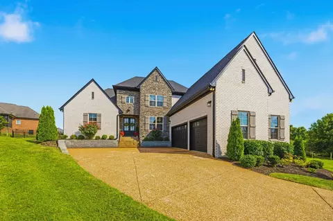 2022 Eagle View Rd, Hendersonville, TN 37075