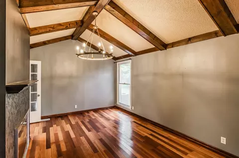 Living - 127 Sam Davis Dr, Springfield, TN 37172 photo 4 of 9