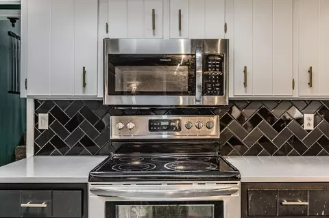 Kitchen - 127 Sam Davis Dr, Springfield, TN 37172 photo 2 of 5