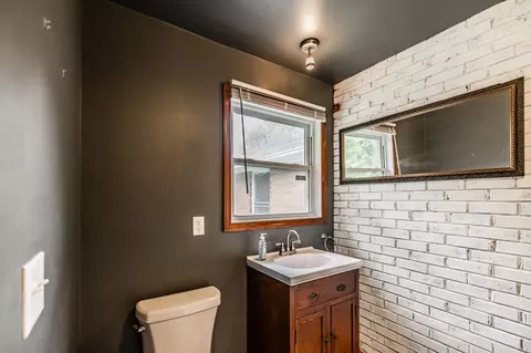 Bath - 127 Sam Davis Dr, Springfield, TN 37172 photo 1 of 5