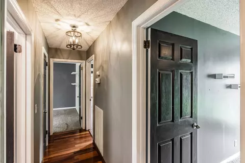 Entry Way - 127 Sam Davis Dr, Springfield, TN 37172 photo 1 of 3