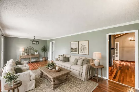 Living - 127 Sam Davis Dr, Springfield, TN 37172 photo 1 of 9