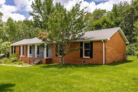 Exterior - 127 Sam Davis Dr, Springfield, TN 37172 photo 4 of 11