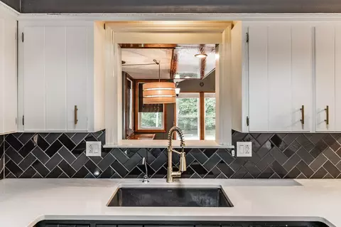 Kitchen - 127 Sam Davis Dr, Springfield, TN 37172 photo 4 of 5