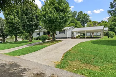 107 Georgia Ave, Etowah, TN 37331