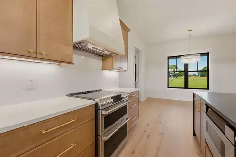 Kitchen - 4184 Armstrong Rd, Springfield, TN 37172 photo 3 of 4