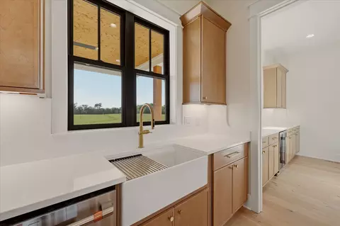Kitchen - 4184 Armstrong Rd, Springfield, TN 37172 photo 4 of 4