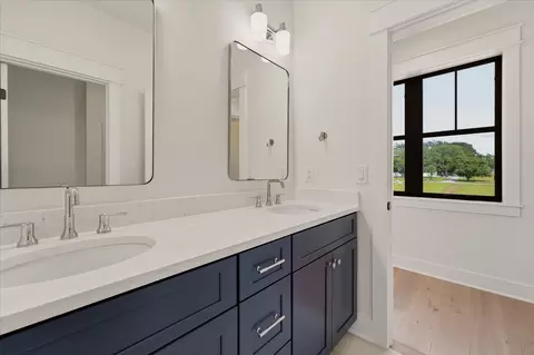 Bath - 4184 Armstrong Rd, Springfield, TN 37172 photo 8 of 8
