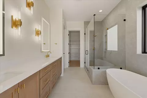Bath - 4184 Armstrong Rd, Springfield, TN 37172 photo 1 of 8