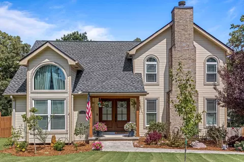 1906 Port Royal Dr, Soddy Daisy, TN 37379