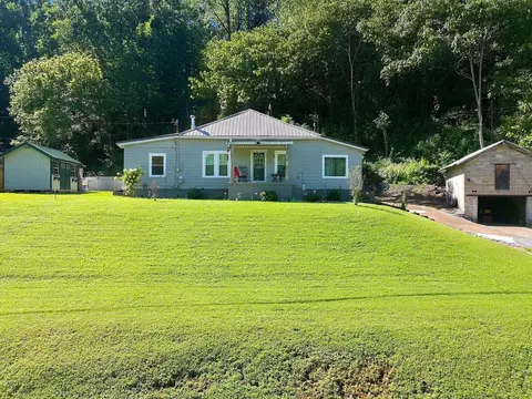 8565 Lawrenceburg Hwy, Mount Pleasant, TN 38474