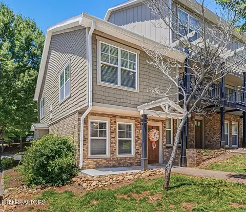 3950 Cherokee Woods Way #101, Knoxville, TN 37920