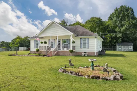41 Volunteer Rd, Petersburg, TN 37144