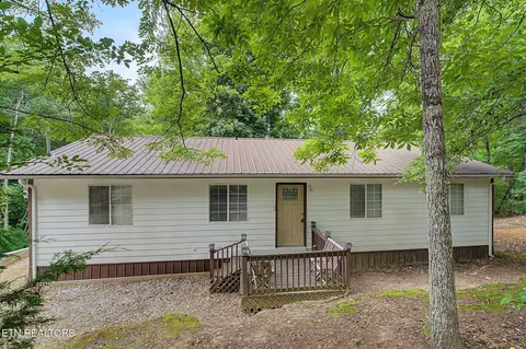 1614 Dogwood St, Sevierville, TN 37876