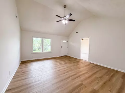 Living - 7502 Lone Eagle Dr, Murfreesboro, TN 37128 photo 2 of 2