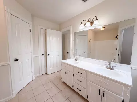 Bath - 7502 Lone Eagle Dr, Murfreesboro, TN 37128 photo 1 of 4