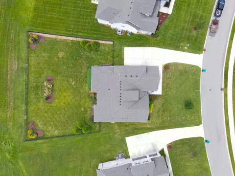 View/Area - 2027 Imagine Cir, Spring Hill, TN 37174 photo 9 of 12
