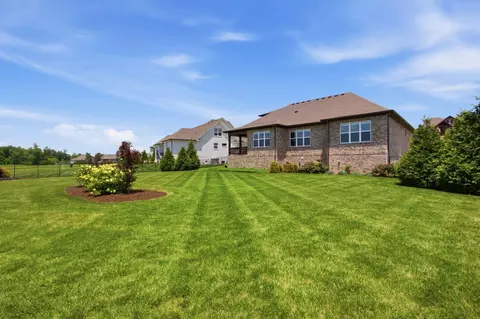 Exterior - 2027 Imagine Cir, Spring Hill, TN 37174 photo 10 of 14