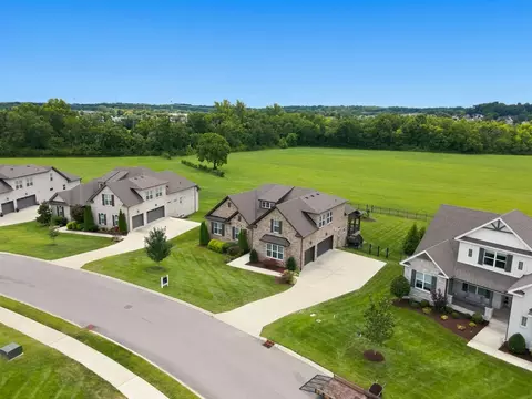 View/Area - 2027 Imagine Cir, Spring Hill, TN 37174 photo 3 of 12