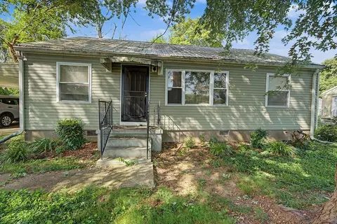 1707 E 9th St, Hopkinsville, KY 42240