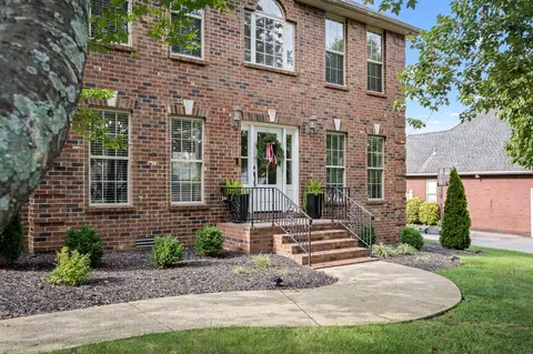Exterior - 212 Comer Cir, Murfreesboro, TN 37128 photo 4 of 12