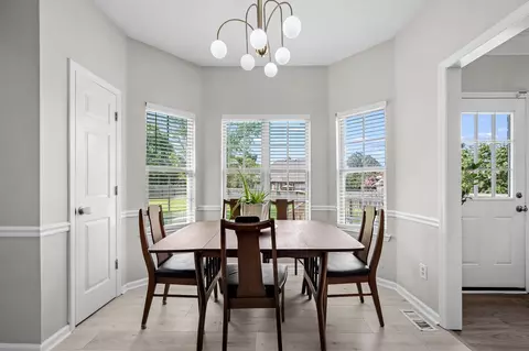 Dining - 212 Comer Cir, Murfreesboro, TN 37128 photo 2 of 2
