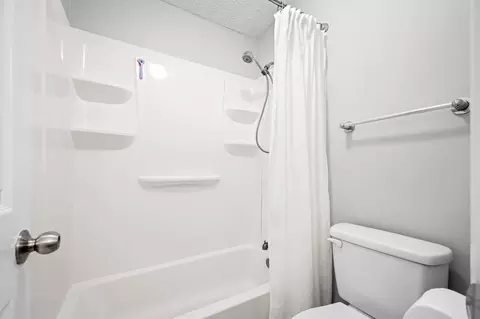 Bath - 212 Comer Cir, Murfreesboro, TN 37128 photo 6 of 6