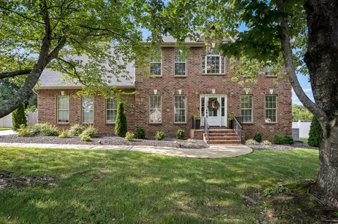 Exterior - 212 Comer Cir, Murfreesboro, TN 37128 photo 6 of 12