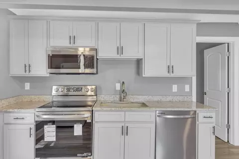 Kitchen - 223 4th Ave E, Springfield, TN 37172 photo 1 of 2