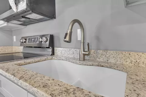 Kitchen - 223 4th Ave E, Springfield, TN 37172 photo 2 of 2