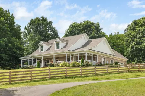 1307 Mooresville Rd, Culleoka, TN 38451