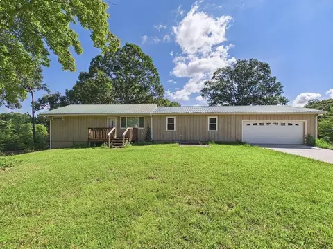 206 Hot Water Rd, Tellico Plains, TN 37385