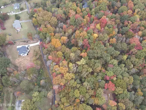 126 Pleasant View Loop Rd, Clinton, TN 37716 photo 13
