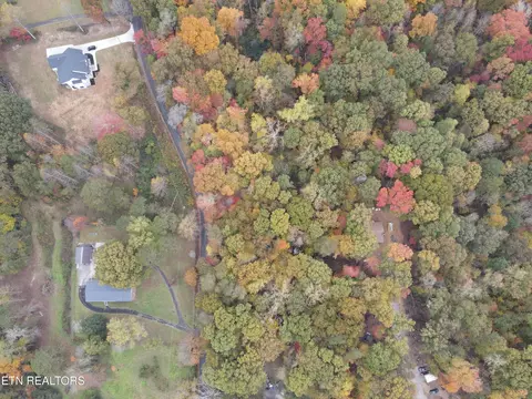126 Pleasant View Loop Rd, Clinton, TN 37716 photo 11