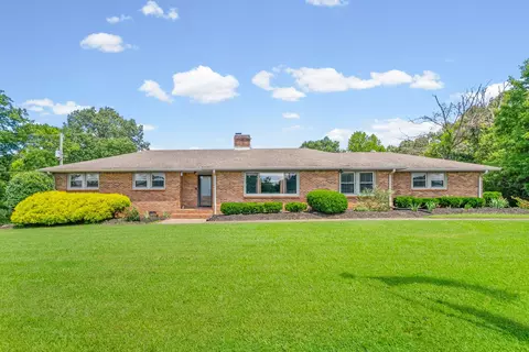 1939 Seven Mile Ferry Rd, Clarksville, TN 37040