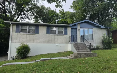125 Curtis Cross Rds, Hendersonville, TN 37075