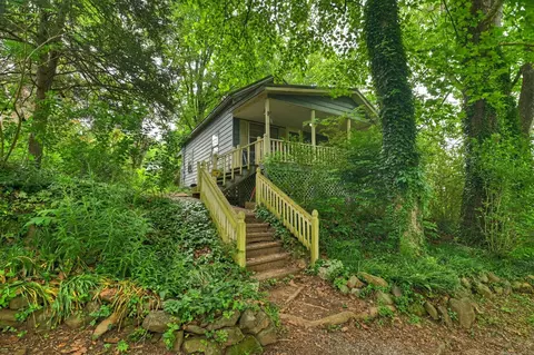 142 First St, Copperhill, TN 37317
