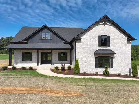 557 Fairfield Rd, Westmoreland, TN 37186